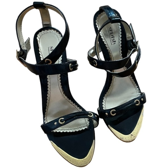 Splash Fashion Black & Gold Stiletto Heels - Picture 2 of 5
